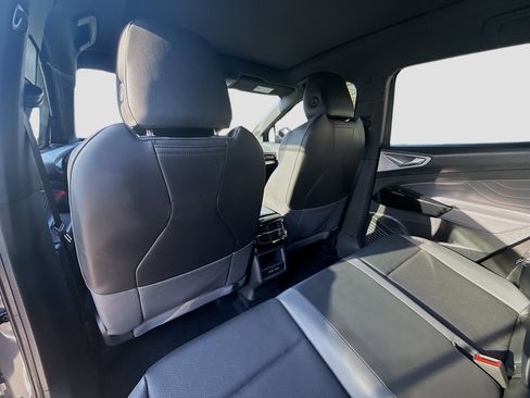 Used 2023 Volkswagen ID.4 Pro S image 25