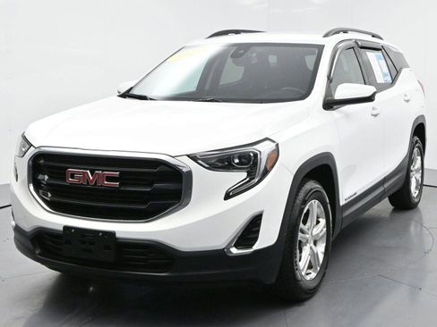 Used 2020 GMC Terrain SLE w/ Driver Convenience Package AWD/4WD image 2
