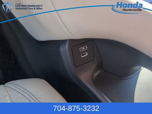 New 2026 Honda HR-V LX image 28