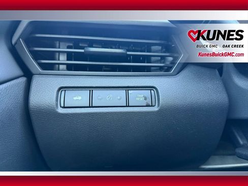 Used 2025 Nissan Altima 2.5 SR FWD image 11