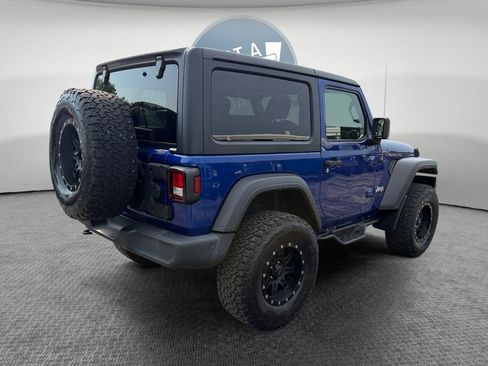 Used 2019 Jeep Wrangler Sport AWD/4WD image 3