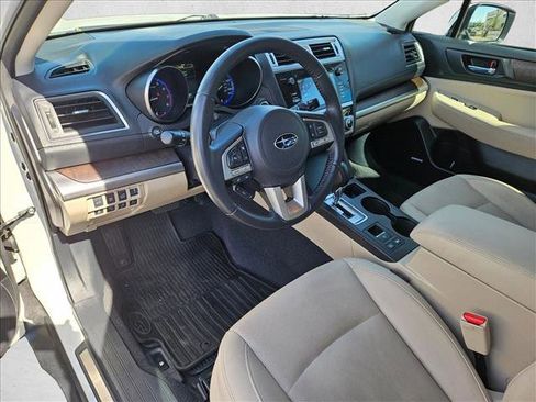 Used 2017 Subaru Outback 2.5i Limited image 9