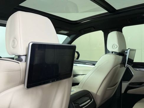 Certified 2025 Cadillac Escalade ESV Sport w/ Touring Package image 27