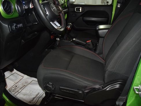 Used 2019 Jeep Wrangler Unlimited Rubicon AWD/4WD image 47
