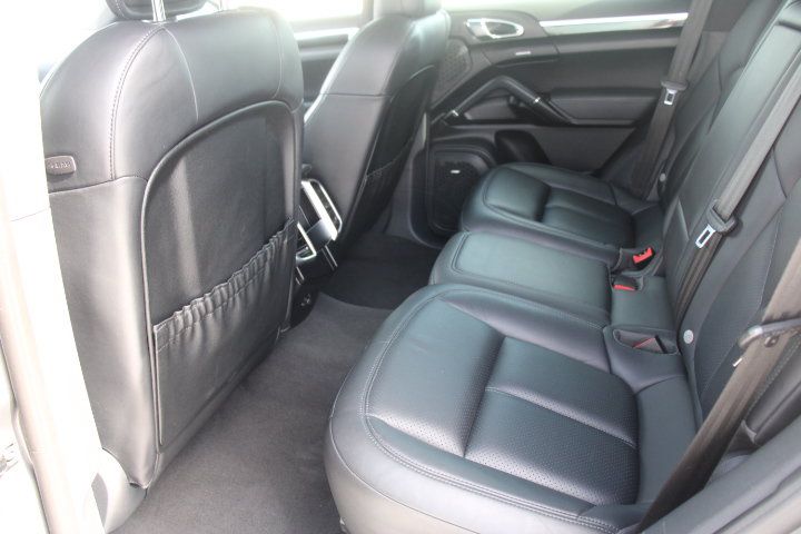 Used 2016 Porsche Cayenne AWD/4WD image 14