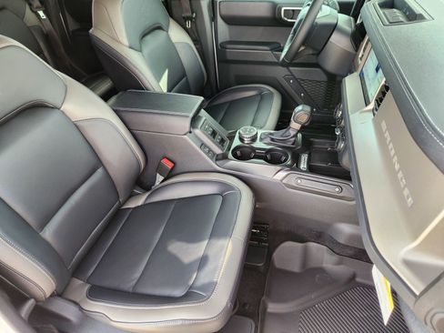 New 2025 Ford Bronco Outer Banks image 12