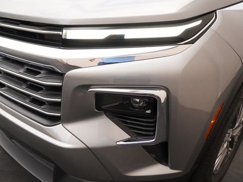 Used 2026 Chevrolet Traverse LT FWD image 31