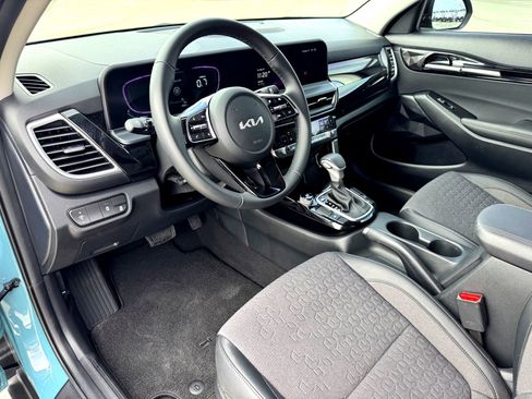 Used 2026 Kia Seltos S image 11