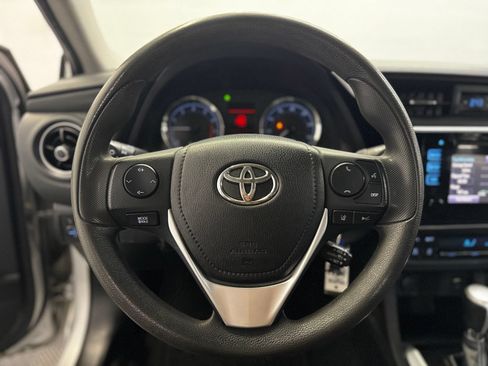 Used 2017 Toyota Corolla LE FWD image 18
