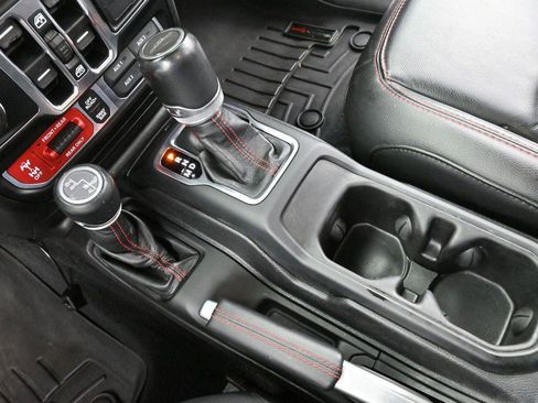 Used 2021 Jeep Gladiator Rubicon AWD/4WD image 26