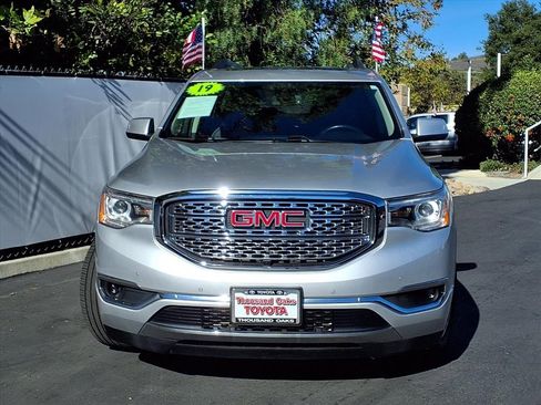 Used 2019 GMC Acadia Denali w/ Technology Package image 2