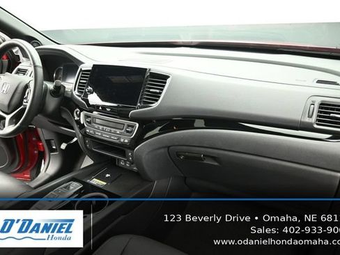 Used 2024 Honda Passport Black Edition image 42
