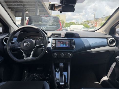 Used 2025 Nissan Versa SV FWD image 31