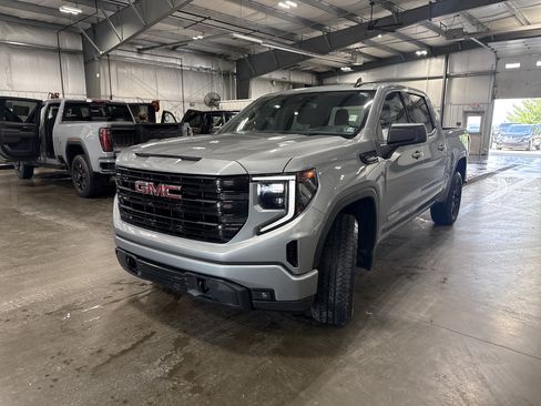 Used 2024 GMC Sierra 1500 Elevation w/ X31 Off-Road Package AWD/4WD image 6
