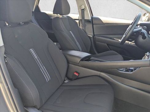 Used 2023 Hyundai Elantra Blue FWD image 19