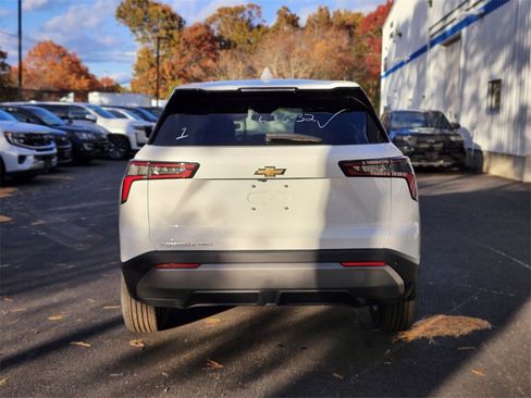 New 2026 Chevrolet Equinox LT w/ Convenience Package II image 4