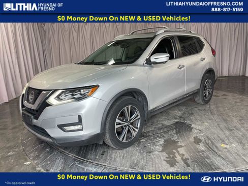 Used 2017 Nissan Rogue SL w/ SL Premium Package image 1