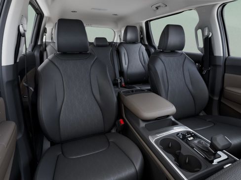 New 2026 Kia Carnival EX FWD image 10