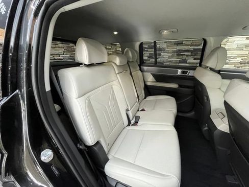 Used 2025 Hyundai Santa Fe SEL AWD/4WD image 38