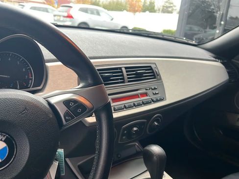 Used 2004 BMW Z4 2.5i image 18