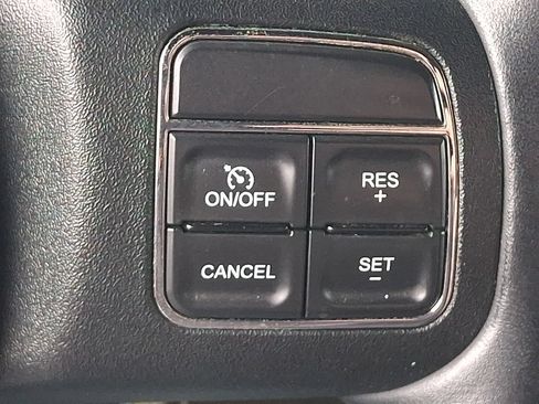 Used 2013 Jeep Wrangler Unlimited Sahara w/ Connectivity Group AWD/4WD image 22