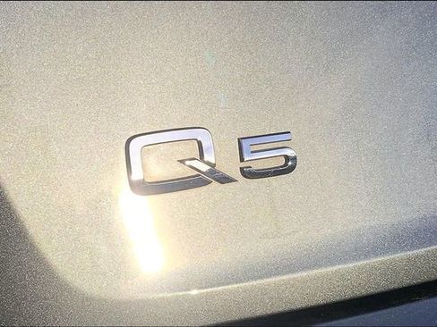 Used 2021 Audi Q5 e Premium Plus w/ Premium Plus Package image 8