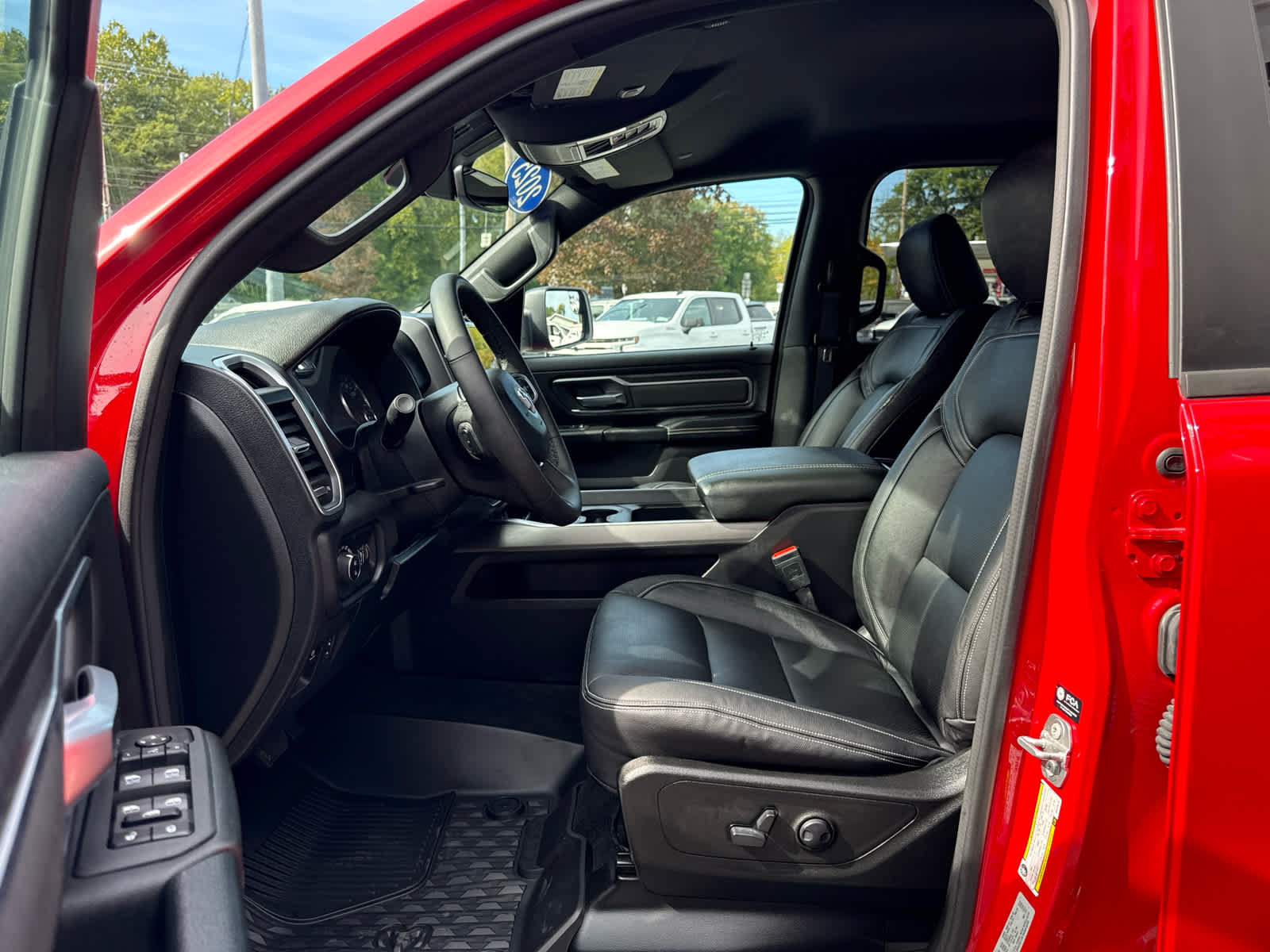 Used 2025 RAM 1500 Big Horn AWD/4WD image 15