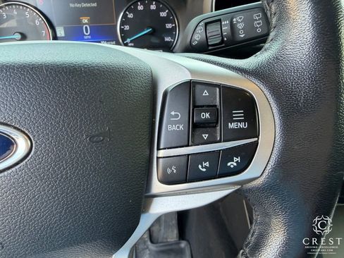 Used 2021 Ford Explorer Limited w/ Equipment Group 301A AWD/4WD image 17