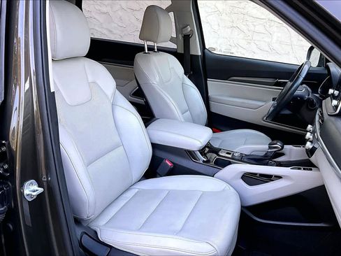 Used 2020 Kia Telluride S w/ S 8 Passenger Seating Package FWD image 9