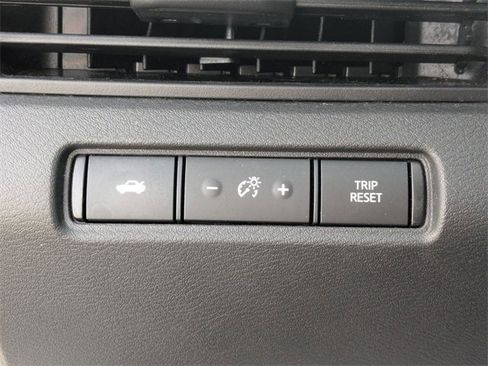 Used 2024 Nissan Altima 2.5 SV image 16