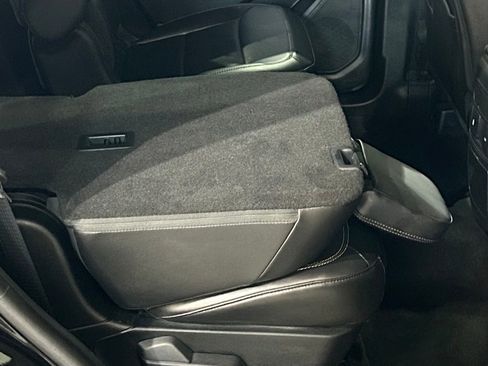 Used 2022 Ford Explorer XLT w/ Equipment Group 202A AWD/4WD image 86