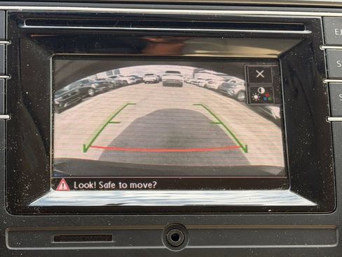 Used 2016 Volkswagen Tiguan S FWD image 18