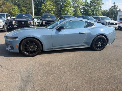 Used 2025 Ford Mustang Premium RWD image 2