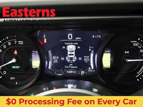 Used 2025 Jeep Wrangler Unlimited Sahara AWD/4WD image 18