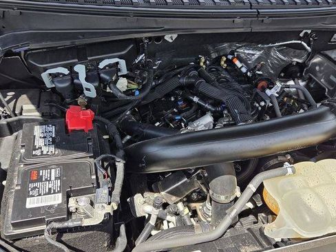 Used 2024 Ford Expedition XLT AWD/4WD image 23