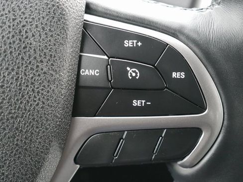 Used 2018 Jeep Grand Cherokee Limited image 26