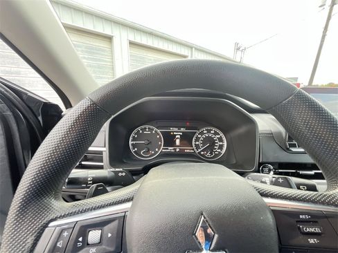 Used 2022 Mitsubishi Outlander ES image 15