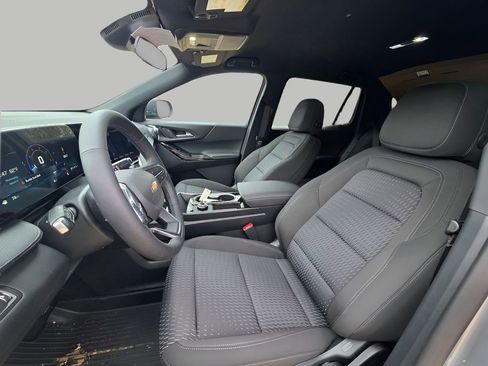 New 2026 Chevrolet Equinox LT w/ LPO, Floor Liner Package image 15