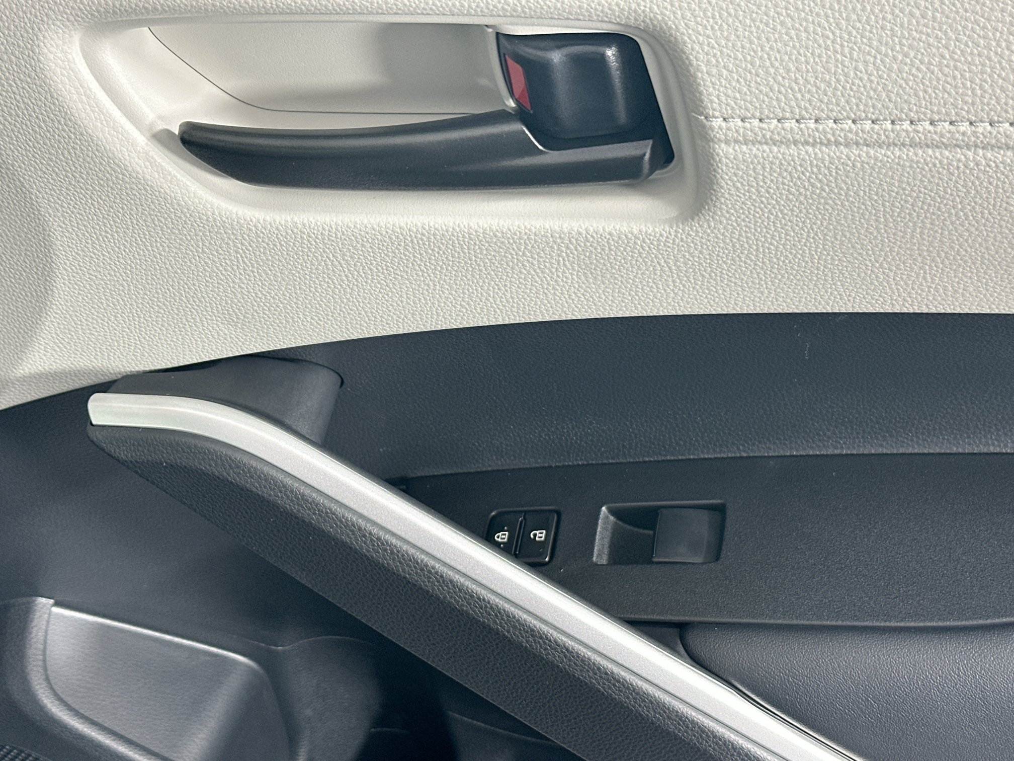 New 2026 Toyota Corolla Cross LE FWD image 27
