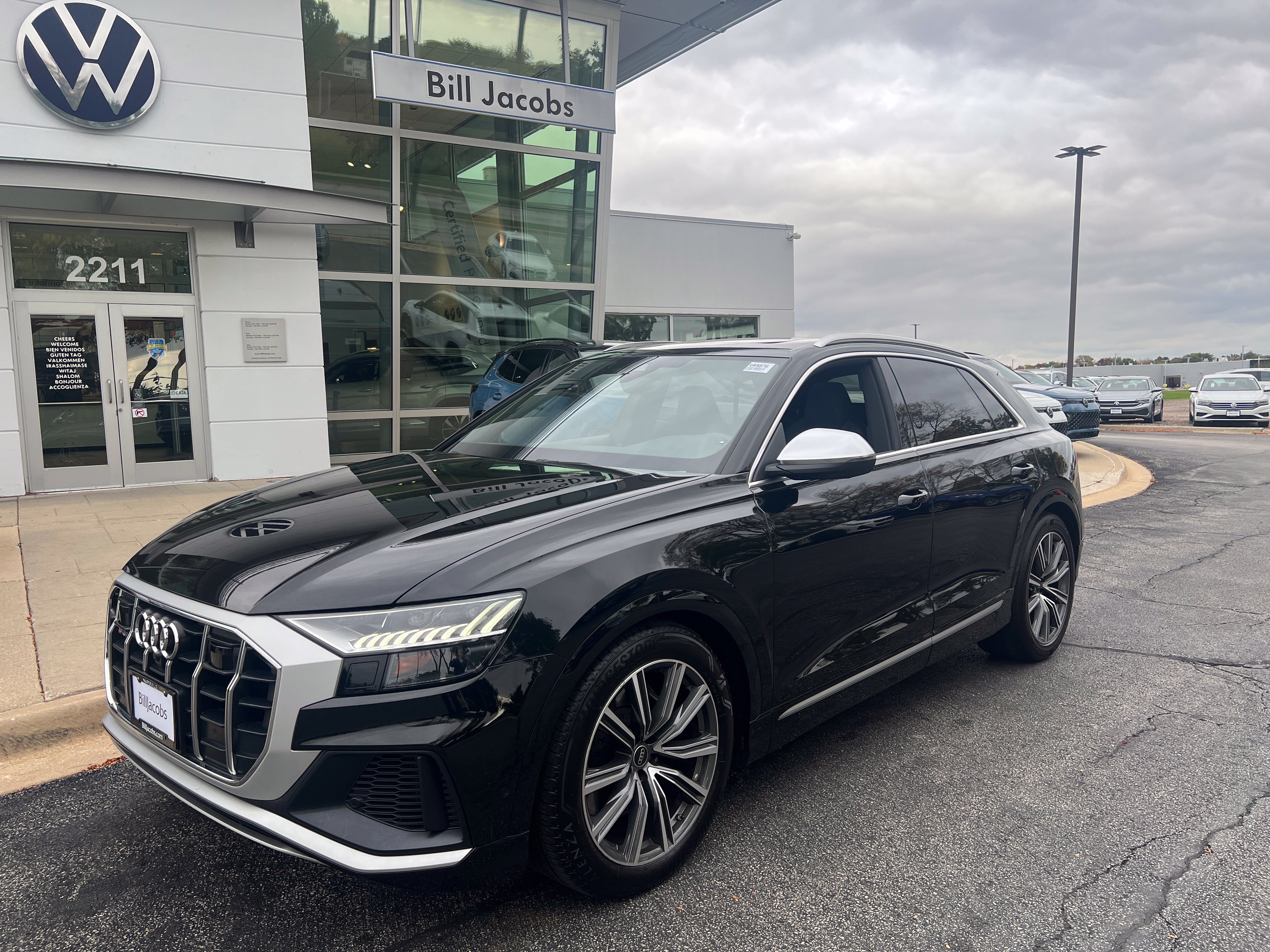 Used 2023 Audi SQ8 Premium Plus w/ Executive Package AWD/4WD image 2
