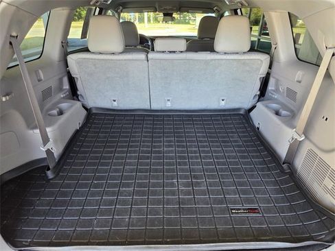 Used 2018 Toyota Highlander LE image 13