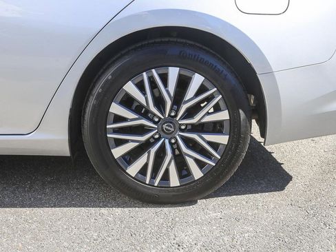 Used 2023 Nissan Altima 2.5 SV FWD image 9
