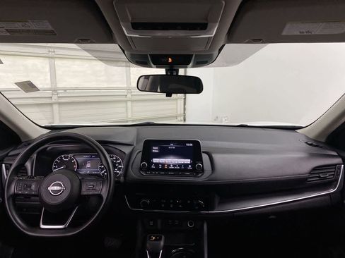 Used 2024 Nissan Rogue S image 12