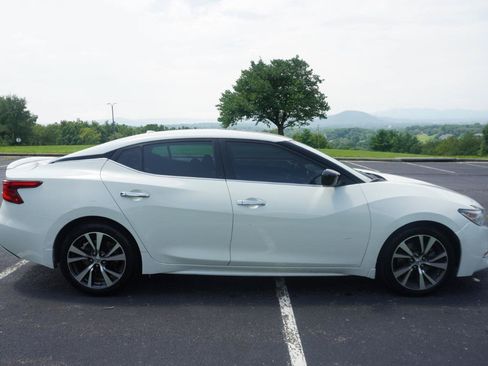 Used 2017 Nissan Maxima 3.5 S w/ Interior Lighting Package FWD image 5