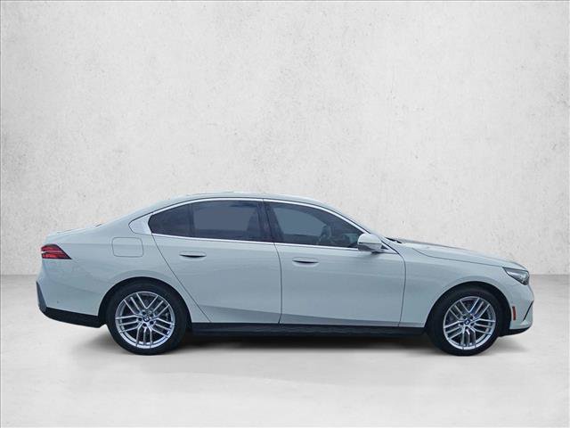 Certified 2024 BMW 530i w/ Convenience Package RWD image 4