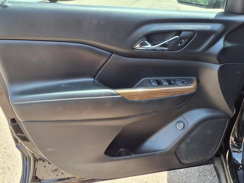 Used 2017 GMC Acadia SLE w/ Driver Alert Package I AWD/4WD image 11
