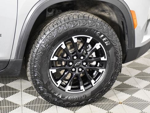 Used 2025 Chevrolet Traverse Z71 AWD/4WD image 53