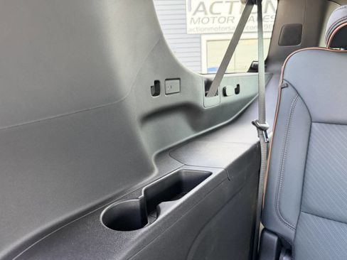 Used 2025 GMC Yukon XL AT4 w/ AT4 Premium Plus Package AWD/4WD image 58
