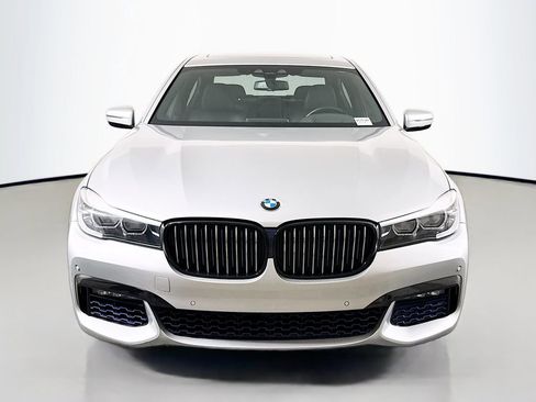 Used 2018 BMW 740e xDrive AWD/4WD image 2