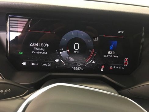 Used 2025 GMC Acadia Elevation image 37